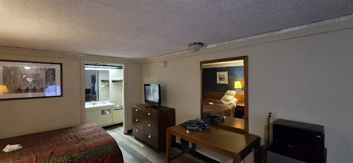 Knights Inn Racine 4