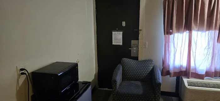 Knights Inn Racine 4
