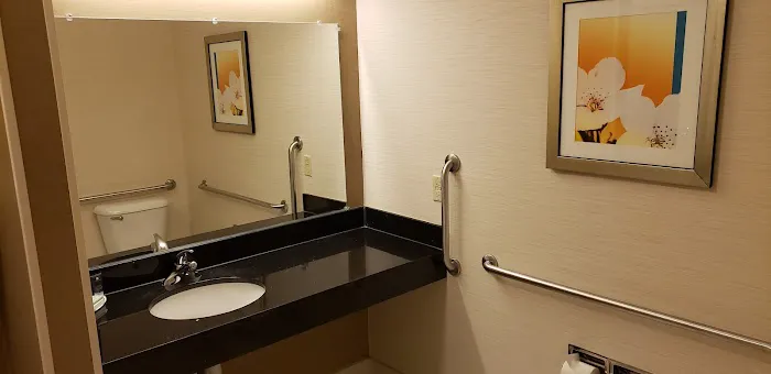 Fairfield Inn Racine 4