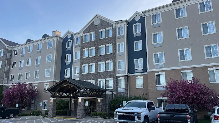 Staybridge Suites Milwaukee Airport South by IHG 4