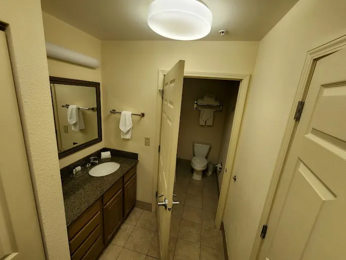 Staybridge Suites Milwaukee Airport South by IHG 4