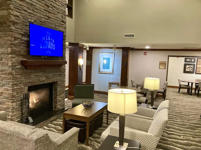 Staybridge Suites Milwaukee Airport South by IHG 4