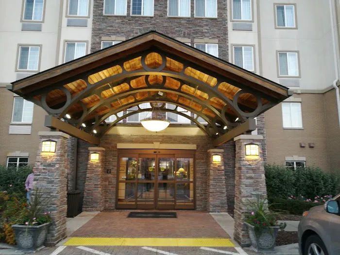 Staybridge Suites Milwaukee Airport South by IHG 4
