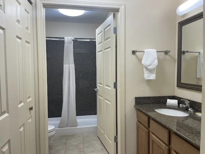 Staybridge Suites Milwaukee Airport South by IHG 4