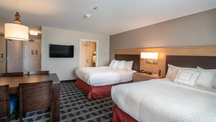 TownePlace Suites Milwaukee Oak Creek 4