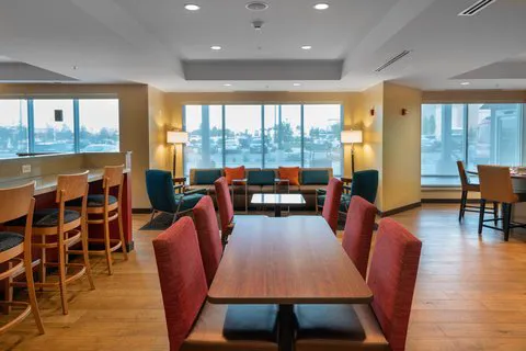 TownePlace Suites Milwaukee Oak Creek 4