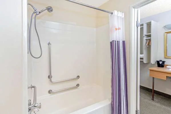 La Quinta Inn by Wyndham Milwaukee Airport / Oak Creek 4