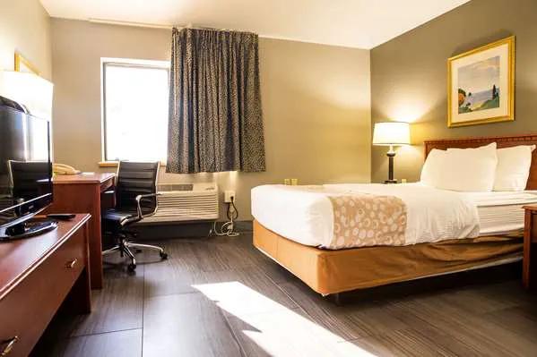 La Quinta Inn by Wyndham Milwaukee Airport / Oak Creek 4