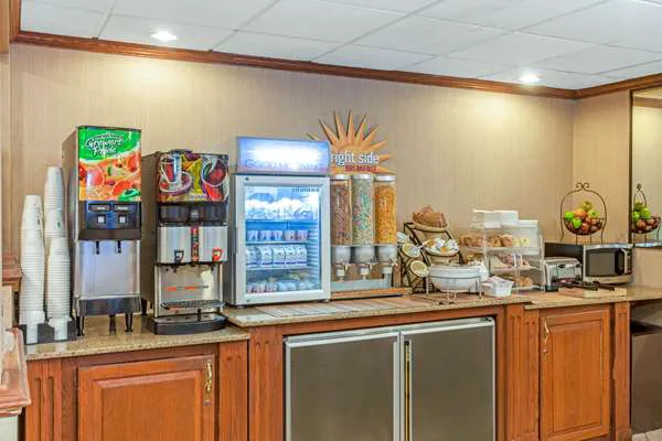 La Quinta Inn by Wyndham Milwaukee Airport / Oak Creek 4