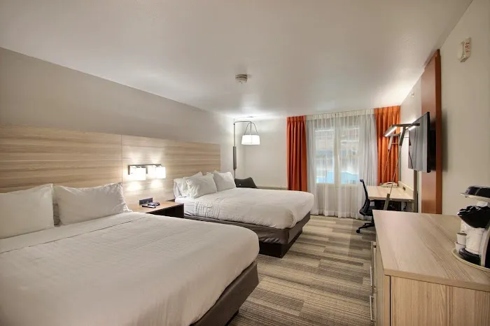 Holiday Inn Express & Suites Milwaukee Airport by IHG 5
