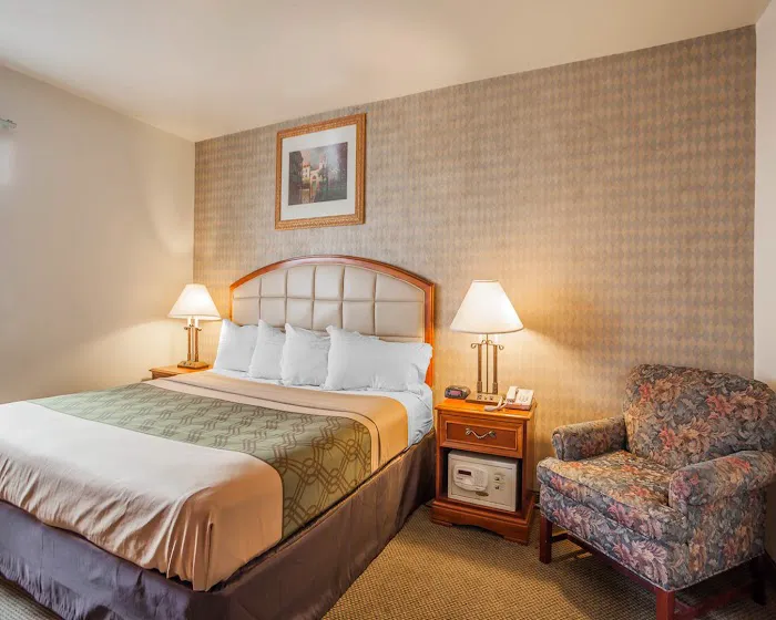 Econo Lodge Milwaukee Airport 5