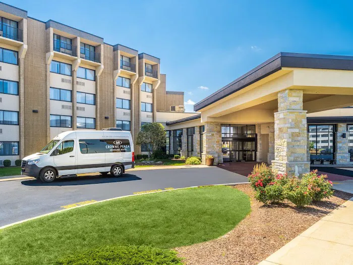 Crowne Plaza Milwaukee South by IHG 5