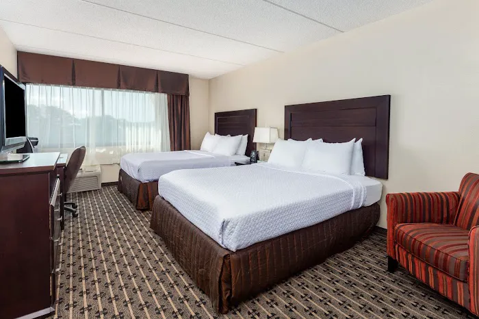Crowne Plaza Milwaukee South by IHG 5