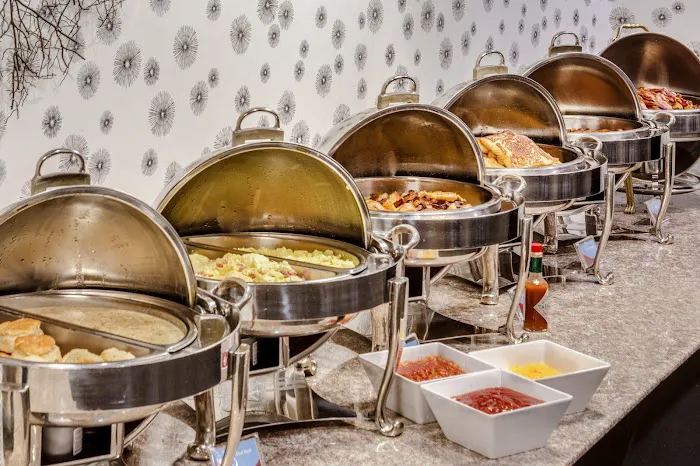 Crowne Plaza Milwaukee South by IHG 5