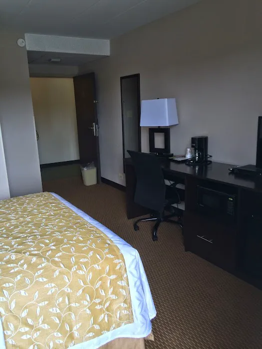 Waterfront Hotel & Marina 4