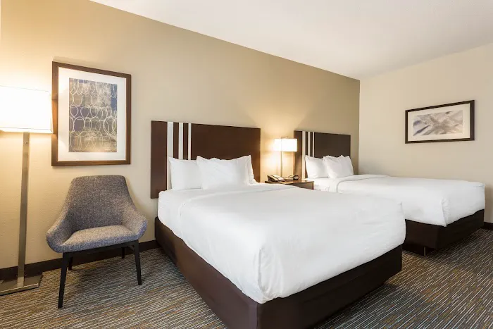 Wingate by Wyndham Gurnee 4