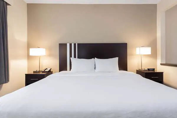 Wingate by Wyndham Gurnee 4