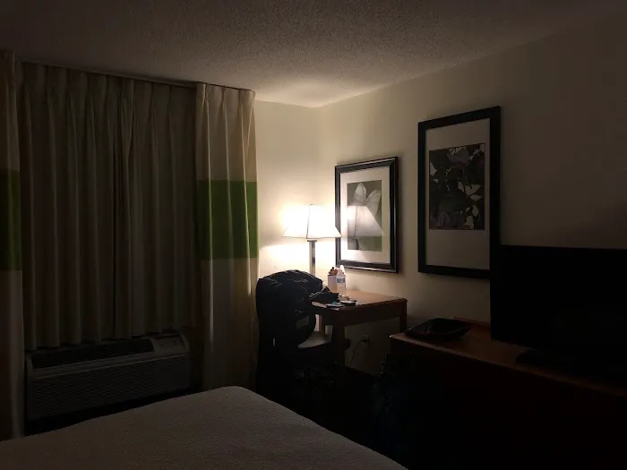 Wingate by Wyndham Gurnee 4