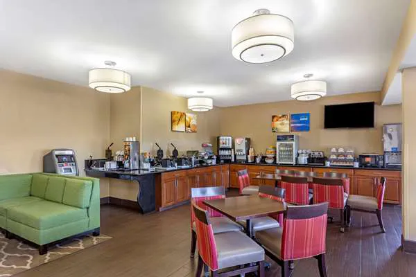 Comfort Inn Gurnee near Six Flags 4
