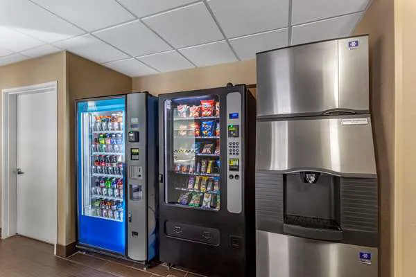 Comfort Inn Gurnee near Six Flags 4