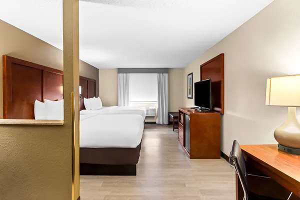 Comfort Suites Grayslake near Libertyville North 4