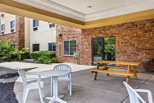 Comfort Suites Grayslake near Libertyville North 4