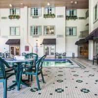Comfort Suites Milwaukee Airport ico