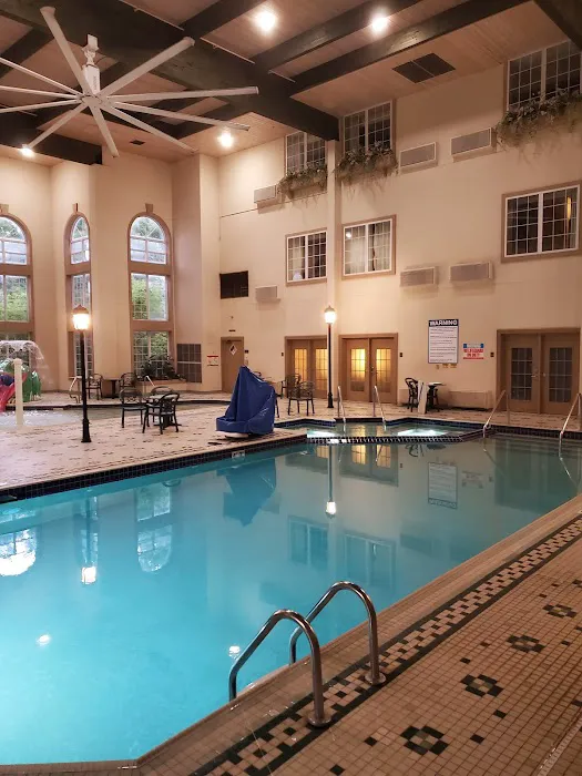 Comfort Suites Milwaukee Airport 4