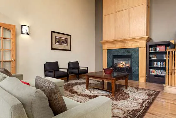 Country Inn & Suites by Radisson, Milwaukee Airport, WI 5