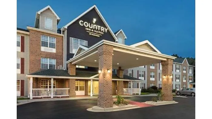 Country Inn & Suites by Radisson, Milwaukee Airport, WI 5