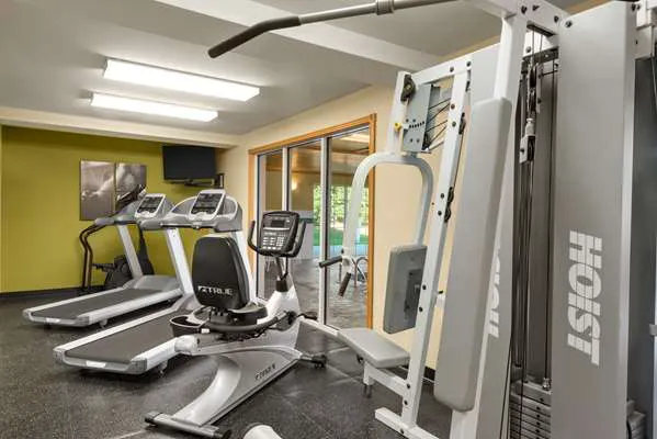 Country Inn & Suites by Radisson, Milwaukee Airport, WI 5