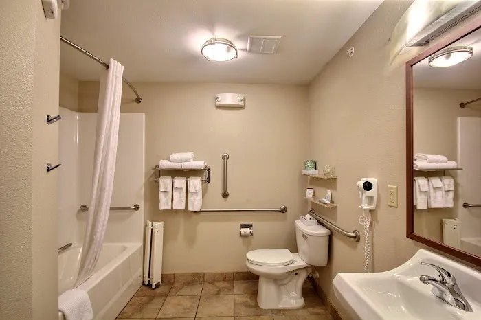 Candlewood Suites Milwaukee Airport-Oak Creek by IHG 4