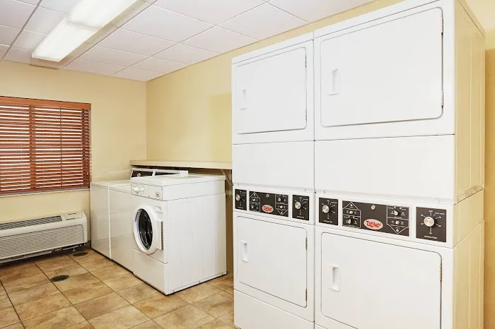 Candlewood Suites Milwaukee Airport-Oak Creek by IHG 4