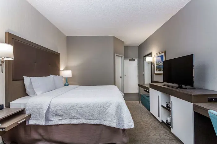 Hampton Inn Milwaukee-Airport 5