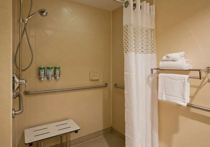 Hampton Inn Milwaukee-Airport 5