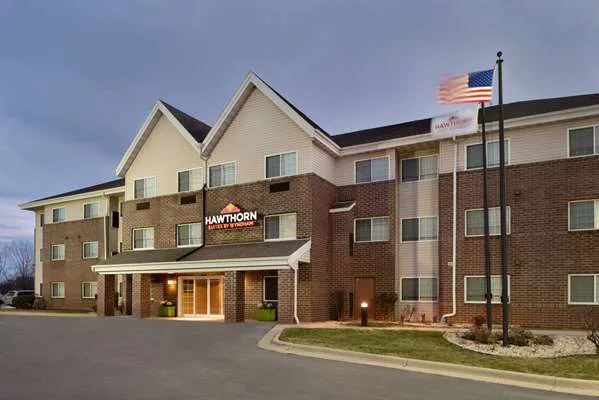 Hawthorn Extended Stay by Wyndham Milwaukee Airport 4