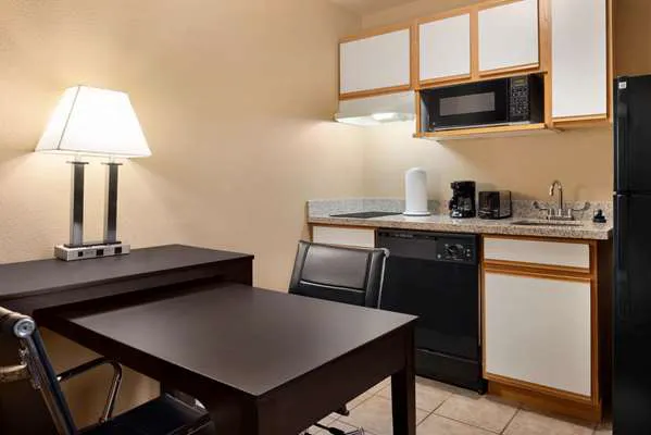 Hawthorn Extended Stay by Wyndham Milwaukee Airport 4