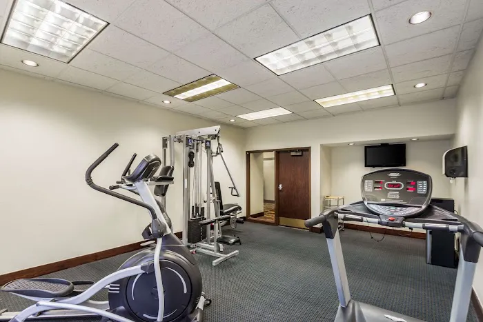Quality Suites Milwaukee Airport 5