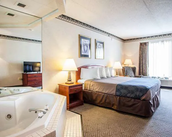 Rodeway Inn & Suites Milwaukee Airport 5