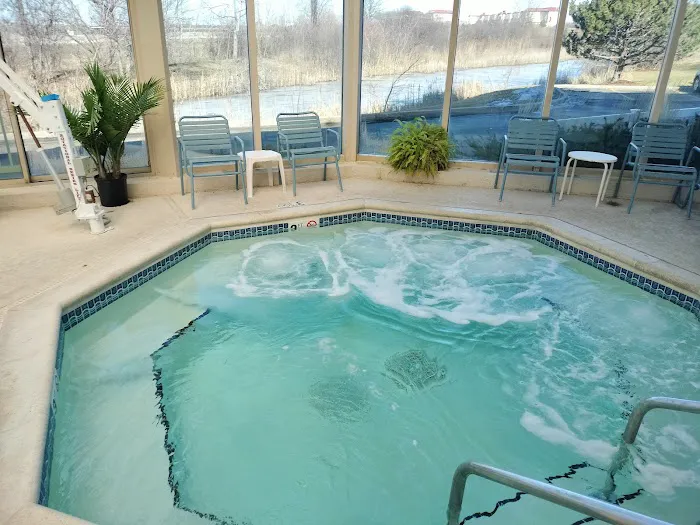 La Quinta Inn & Suites by Wyndham Chicago Gurnee 4