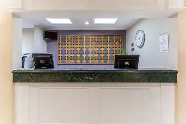 La Quinta Inn & Suites by Wyndham Chicago Gurnee 4