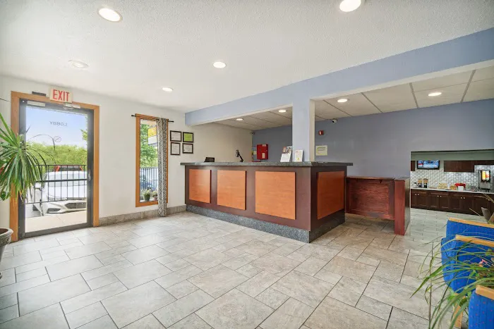 Super 8 by Wyndham Kenosha/Pleasant Prairie 4