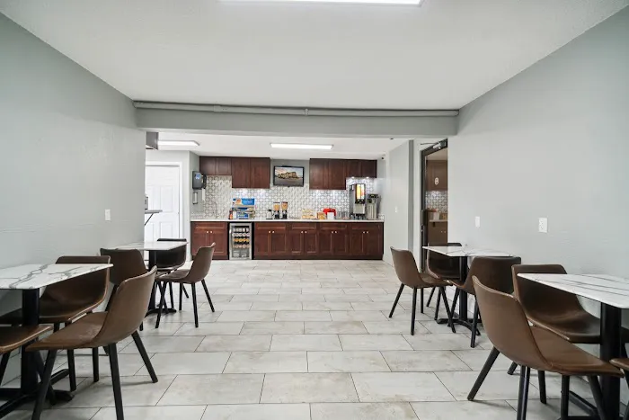 Super 8 by Wyndham Kenosha/Pleasant Prairie 4