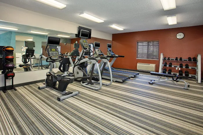 Candlewood Suites Kenosha by IHG 4