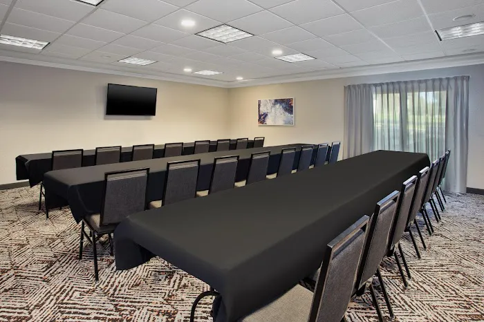 Candlewood Suites Kenosha by IHG 4