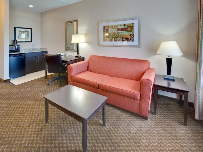 Holiday Inn Express & Suites Pleasant Prairie / Kenosha by IHG 4