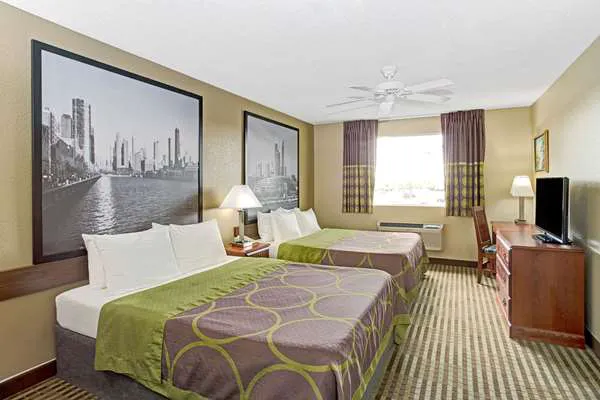 Super 8 by Wyndham Gurnee 4