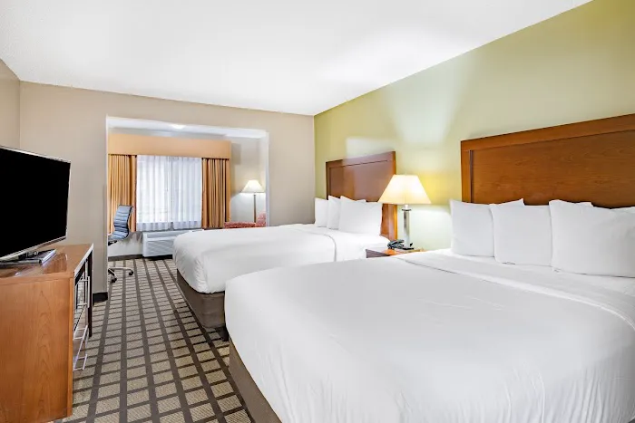 Baymont by Wyndham Gurnee 4