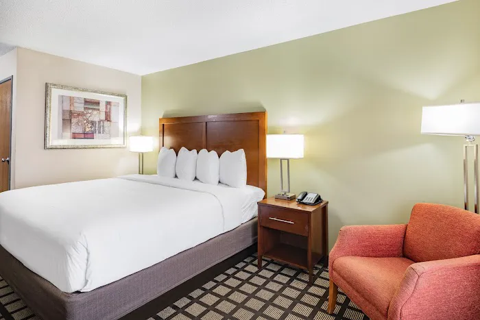 Baymont by Wyndham Gurnee 4