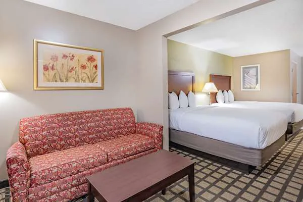 Baymont by Wyndham Gurnee 4